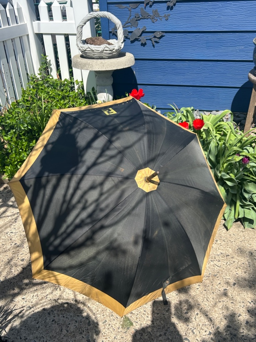 Vintage Fendi Black and Gold Parfums Logo Umbrella - Picture 4 of 11